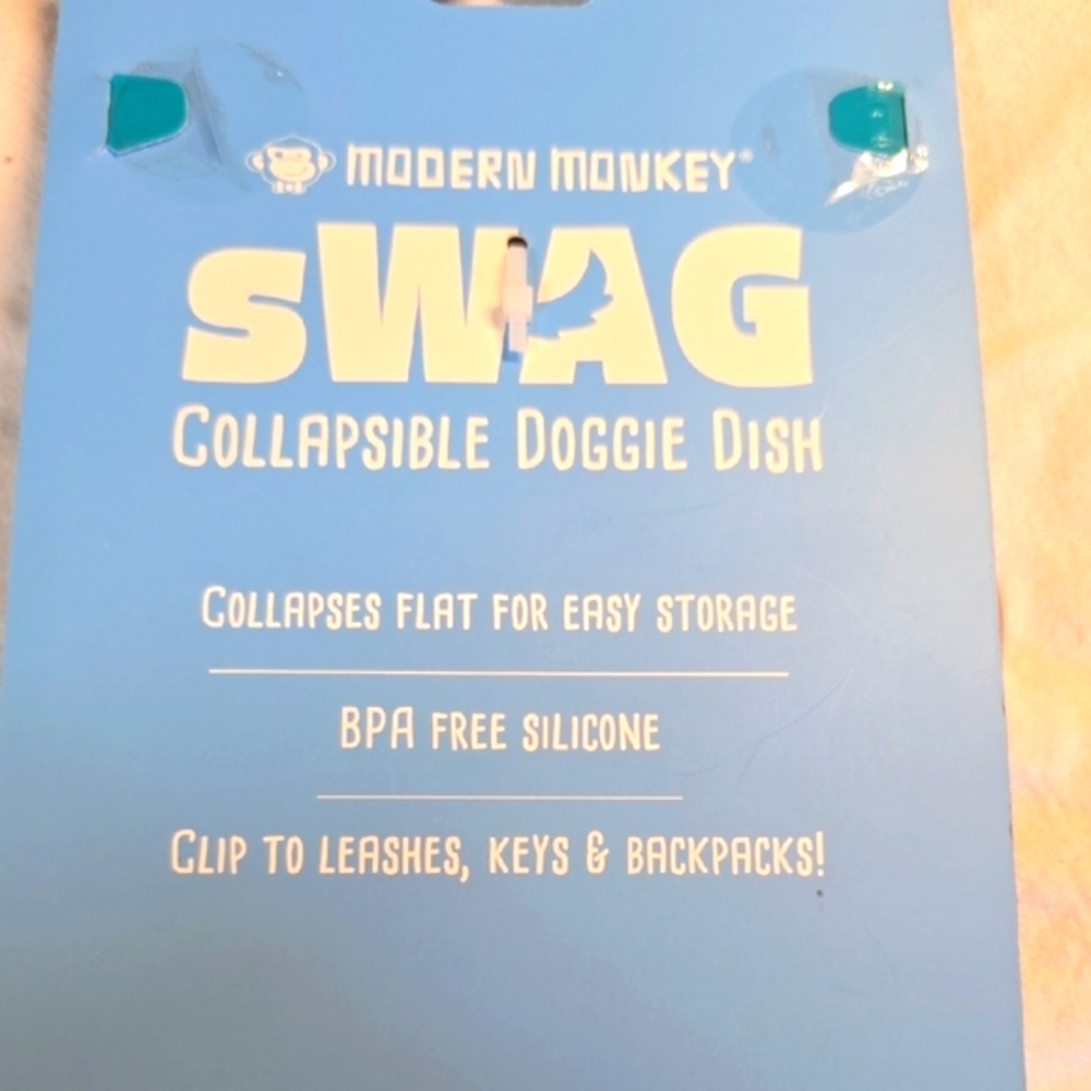 Modern Collapsible Portable Dog Bowl Set - Picture 2 of 2